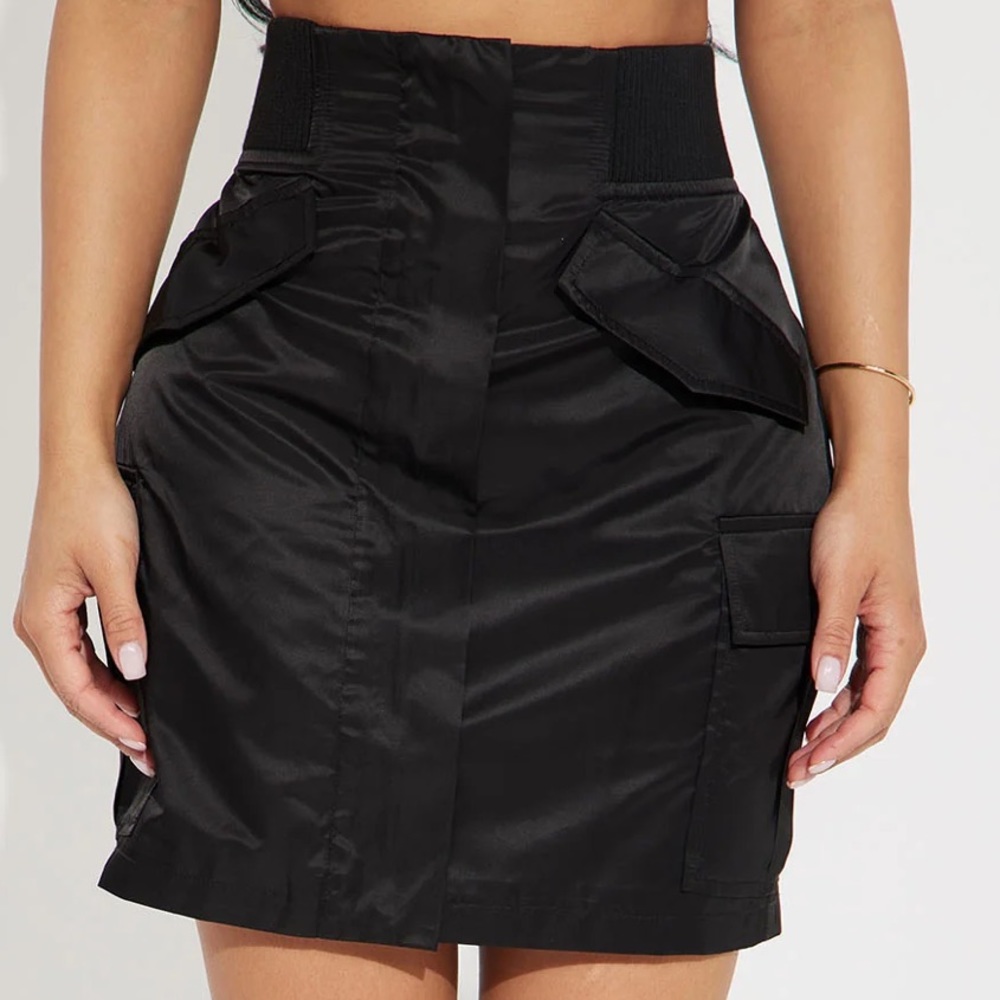 Fashion Nova Black On the Metro Cargo Mini Skirt XL NWT